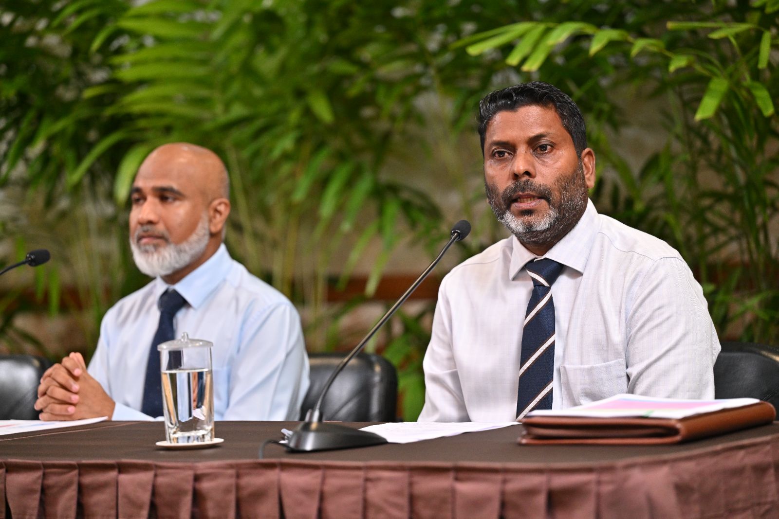 ދުންފަތުގެ އިސްތިއުމާލު ނުކުރާ ދުވަހާއި ގުޅިގެން ސަރުކާރުގެ ފަރާތުން ބޭއްވި ޕްރެސް ކޮންފަރެންސް