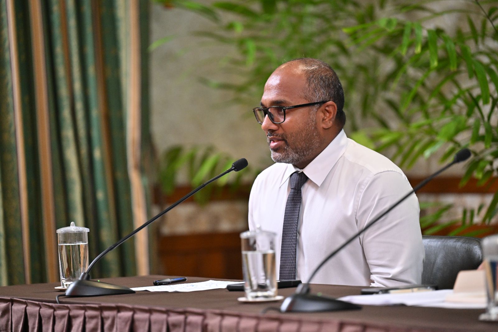 ދުންފަތުގެ އިސްތިއުމާލު ނުކުރާ ދުވަހާއި ގުޅިގެން ސަރުކާރުގެ ފަރާތުން ބޭއްވި ޕްރެސް ކޮންފަރެންސް